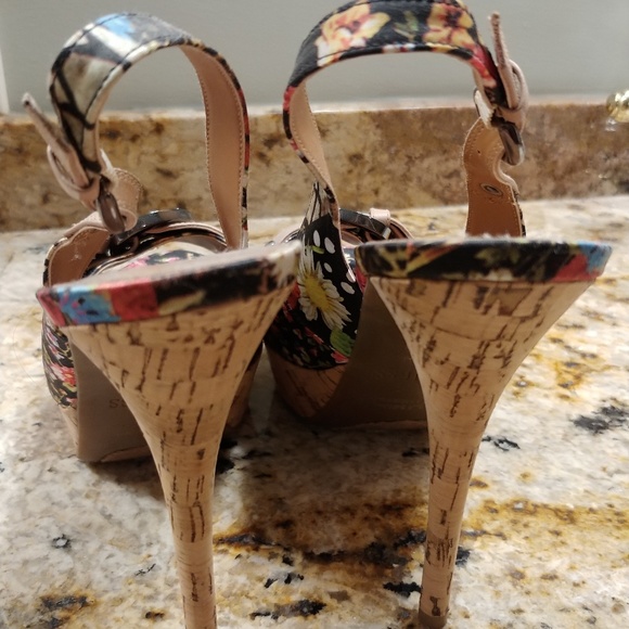 Guess High Peep Toe Heels - Picture 3 of 8